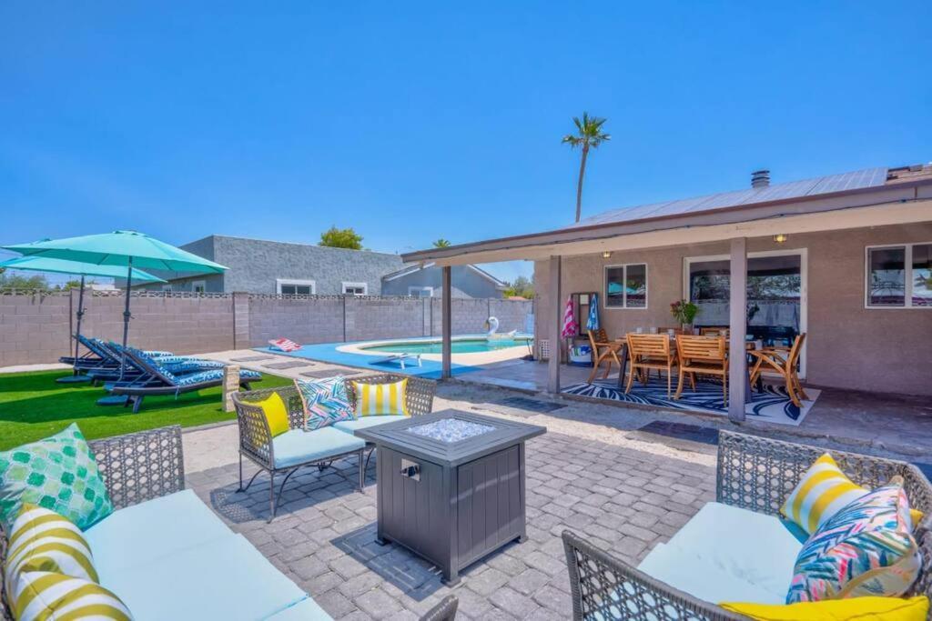 Fab Phx Getaway W/ Pool & Fire Pit Villa Phoenix Exterior photo